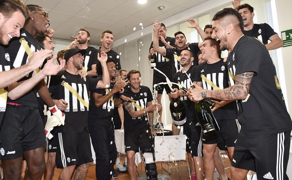 I-festeggiamenti-della-Juventus580
