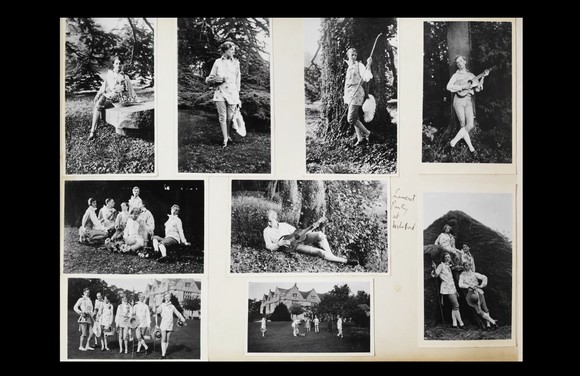 Cecil Beaton Bright Young Things in Wilsford in 1927 - Courtesy of a Private Collection580