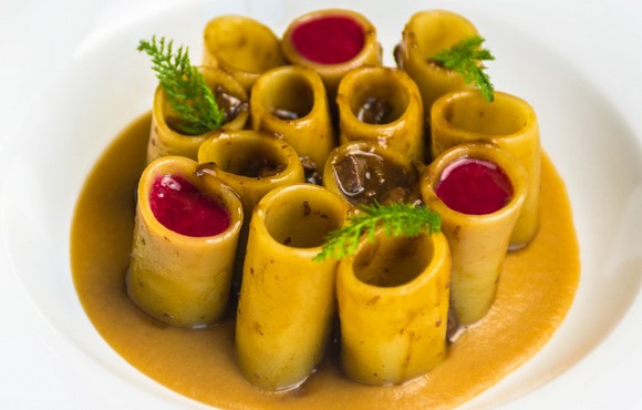 Pacchero cervo cipolla giarratana affumicata e melograno taverna moriggi milano580