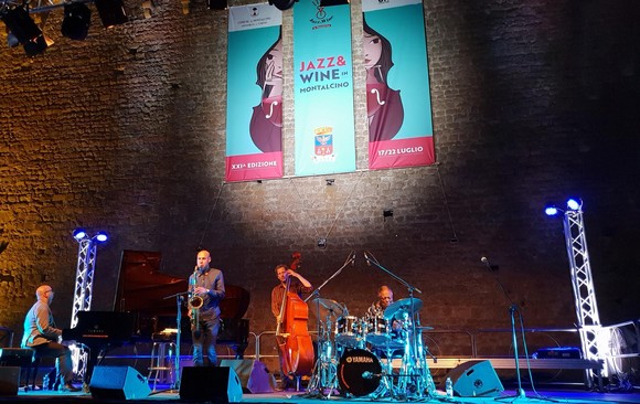 jazz wine in montalcino580
