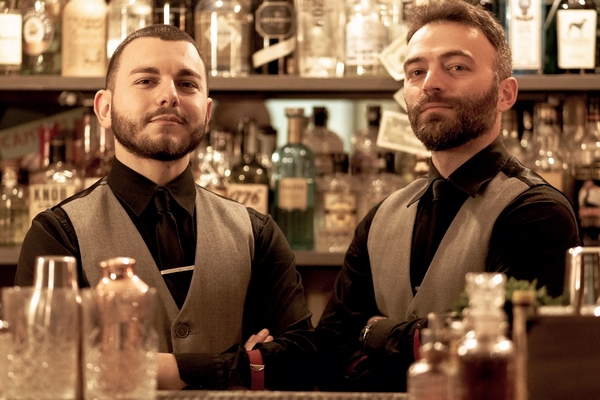 da sinistra Giambattista Rizzi e Filippo Veneziani  proprietari e bartender del Southside Cocktail Bar di Monopoli 2