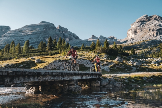 Excelsior Dolomites Life Resort - Fanes in Mountain Bike foto di Alex Moling 570