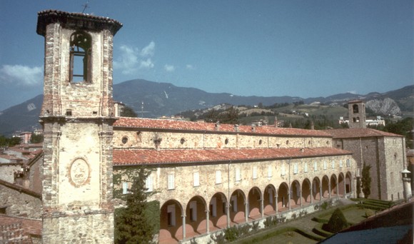 Bobbio-Veduta-Monastero-San-Colombano-3 10102005-153327