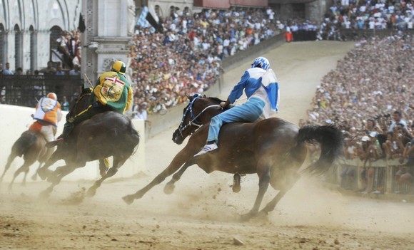 italy-sienna-palio-di-siena580