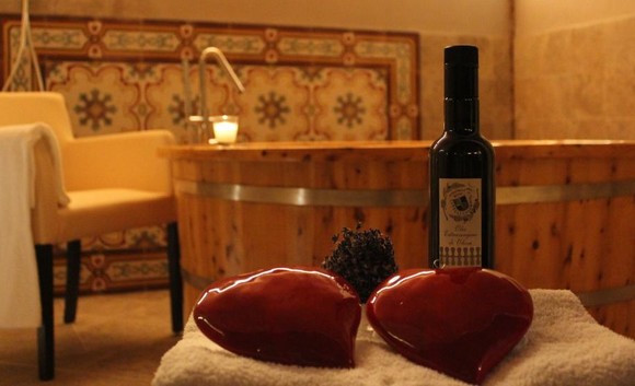 Fattoria del Colle massaggio di coppia e vinoterapia580