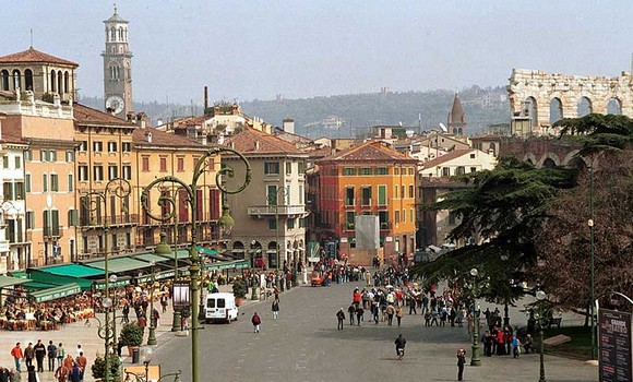 Piazza Bra580