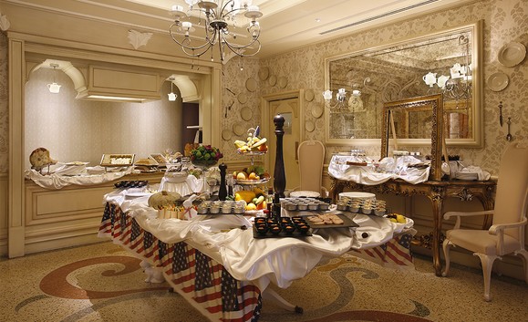 Sunday Brunch USA Chateau Monfort milano580