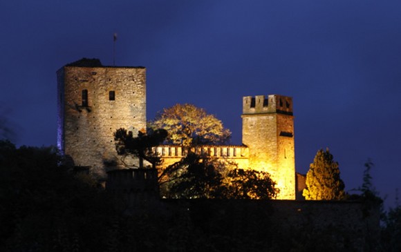 Castello-di-Gropparello-By-Night580
