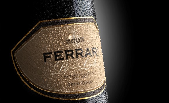 Ferrari Riserva Lunelli Trentodoc Close up580