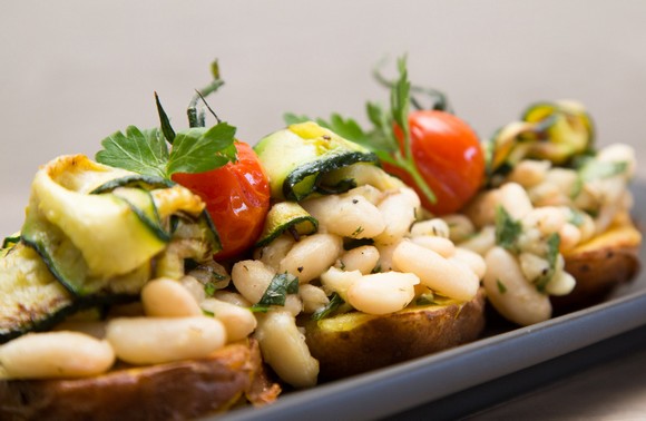massimo sgobba bruschetta di patate con fagioli e zucchine580