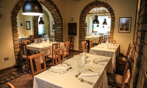 villa-laura-resort messina ristorante il tiglio580