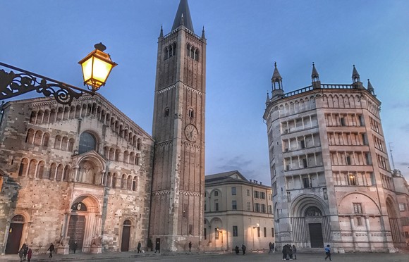 Piazza-Duomo-Parma580