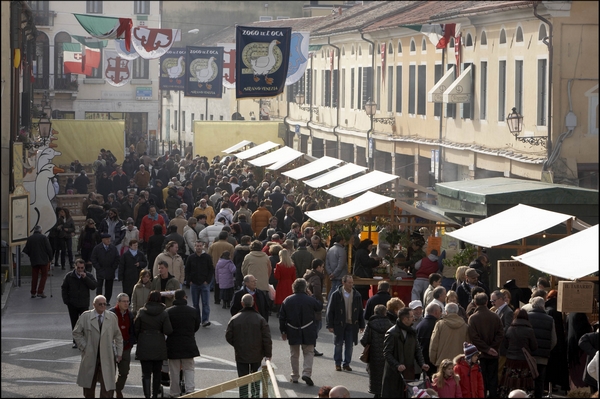 Bancarelle al Zogo 600