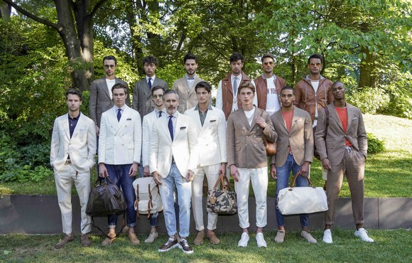 Marco Baldassari con i modelli in Eleventy SS20 580