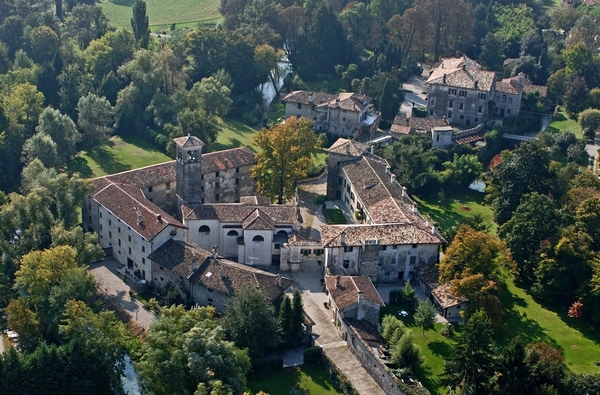 Strassoldo In Autunno Frutti Acque e Castelli 1600