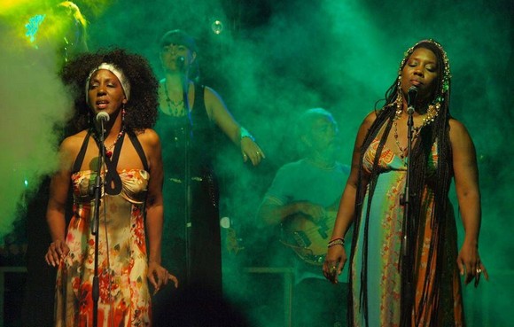 Terme-Preistoriche-Jazz-by-the-Pool-Durga-e-Lorelei-McBroom580