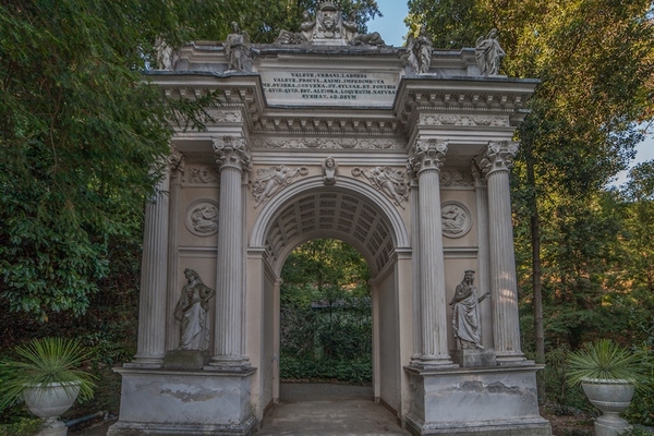 Arco-di-Trionfo-Villa-Durazzo-Pallavicini 600