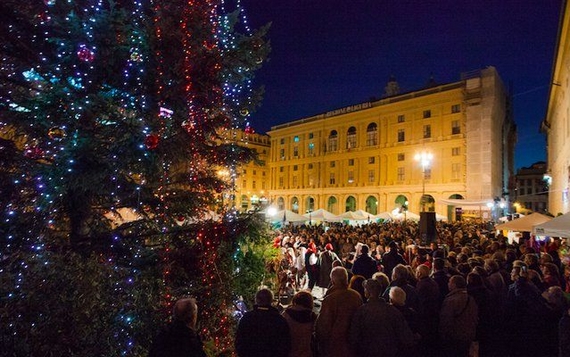 GENOVA NATALE PIAZZA 570