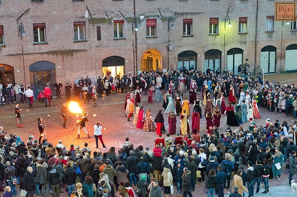 Piazza carnevale ferrara 600
