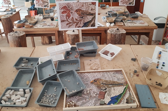 laboratorio di mosaico del primo corso 570