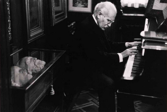 toscanini-al-pianoforte 570