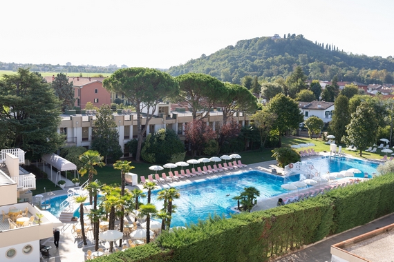 1 ErmitageMedicalHotel piscina esterna 570