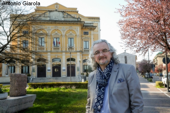 Antonio-Giarola-teatro-Salieri1-md.jpg 570