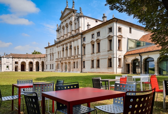 CUOA Business School 01 570