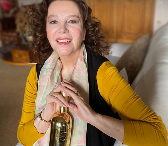 Stefania Sandrelli e Coppola bottle 570