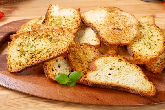 fette di pane condite