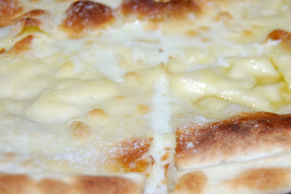 focaccia-di-recco-col-formaggio caratteristiche 570