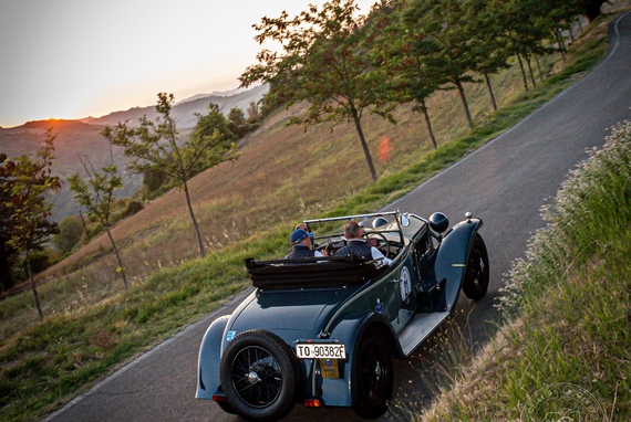 foto macchina azzurraCristian La Greca 570