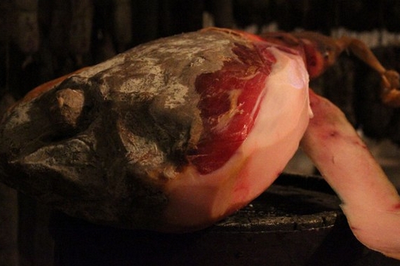 prosciutto-di-norcia intero 570