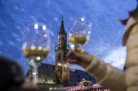 MercatinodiNataleBolzanocittadelvino BoznerChristkindlmarkt Weinstadt A 570