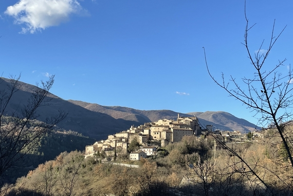 Vallo di Nera Castello Paese monumento 570
