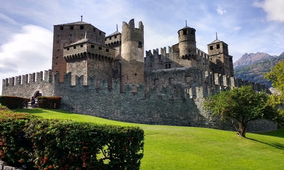 Italia-Valle-Aosta-castello-Fenis- 23 570