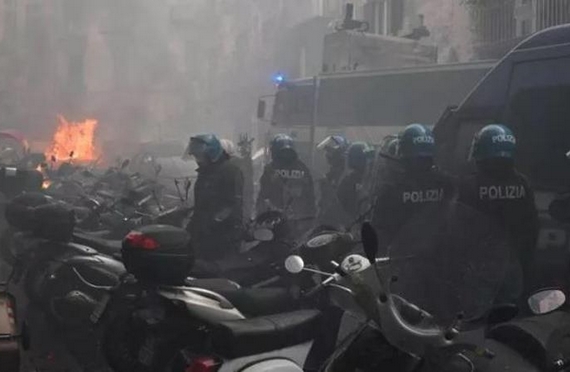 napoli scontri marzo 23