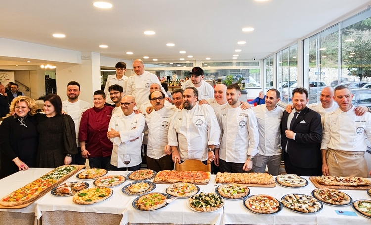 I MAESTI DELLA PIZZA SI SONO INCONTRATI A TRAMONTI (SA)