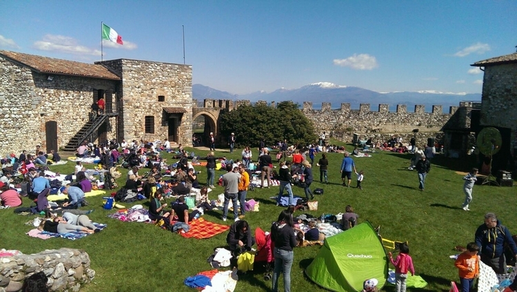6 Lonato del Garda Fiabe nella Rocca Pasquetta