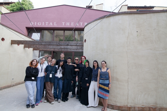 a Michel Comte con il team di studenti IED che hanno realizzato Identity