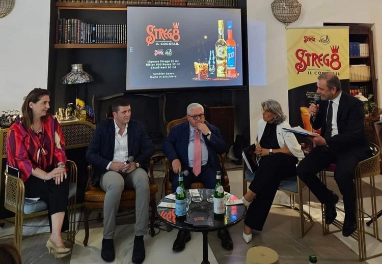 streg8 napoli presentazione 01
