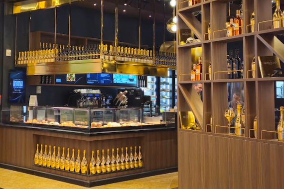 Abu Dhabi airport Prosecco Bar 2