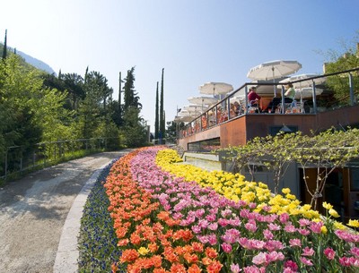 Giardini-di-Sissi-in Primavera400