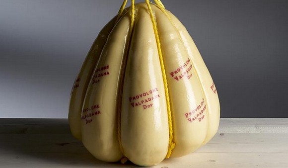 Provolone valpadana580 bis