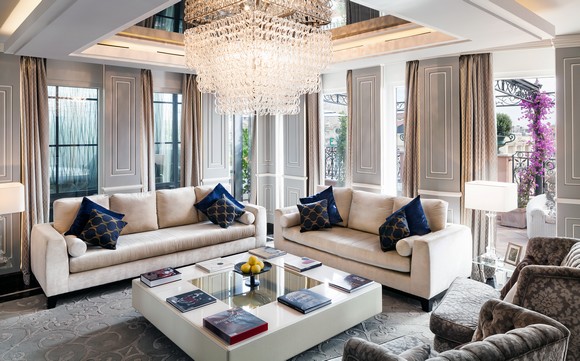 Roman Penthouse living580