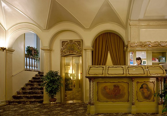 hall hotel posta580