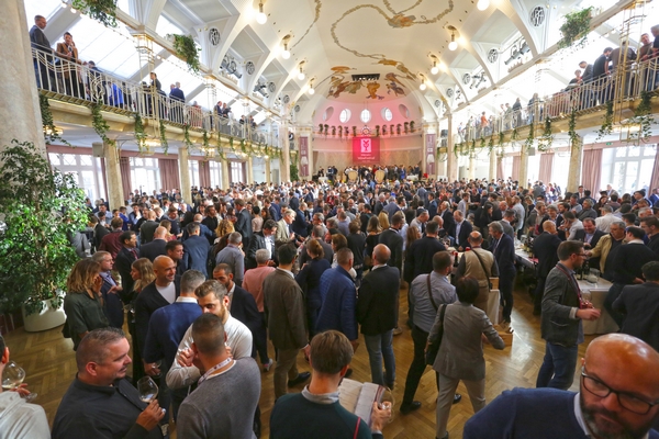 kurhaus 3 600
