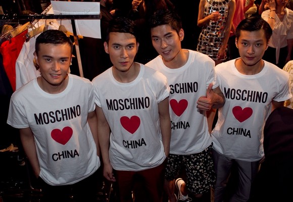 moschino580a
