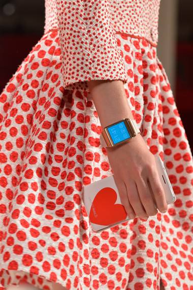moschino cover cuori