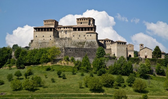 parma langhirano borgo torrechiara580